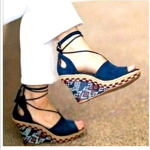 CAbi Isla Wedge Shoe